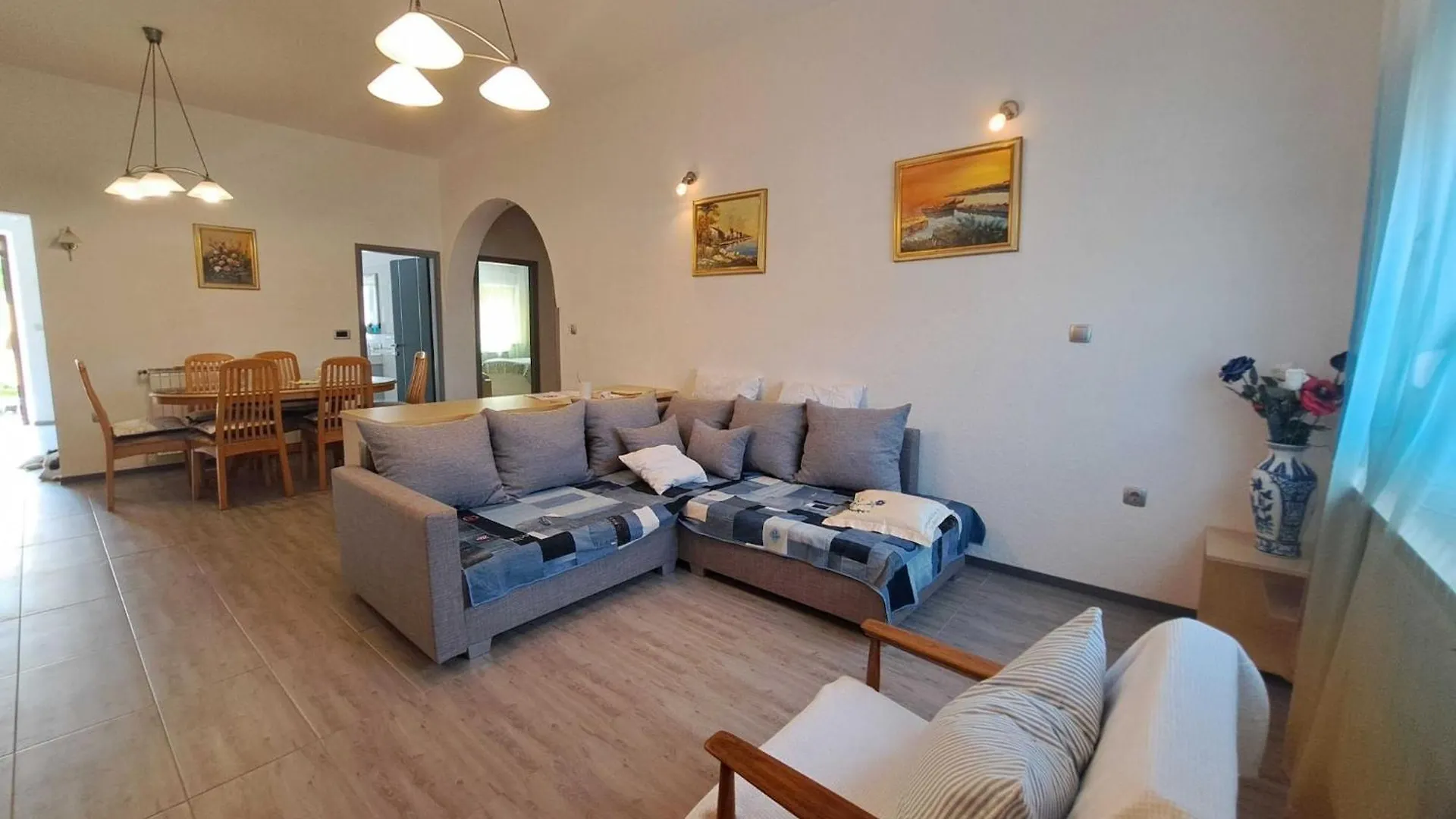 Spacious Urban Retreat Apartment With Terrace - Two Bedroom Apartment With Terrace Dajla 0*,  Κροατία