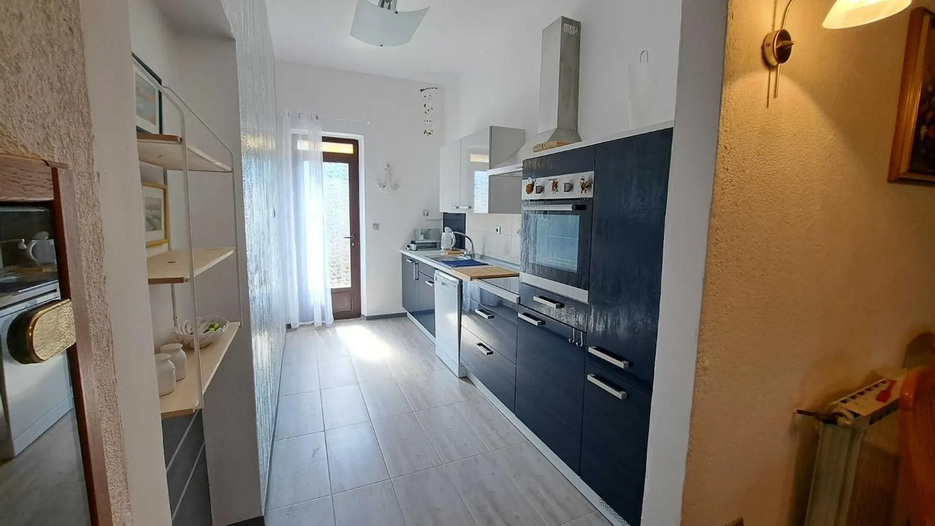 Spacious Urban Retreat Apartment With Terrace - Two Bedroom Apartment With Terrace Dajla Κροατία