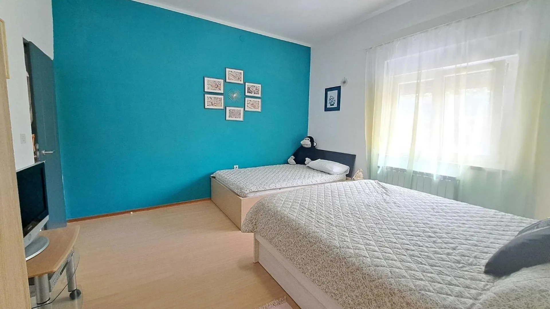 Spacious Urban Retreat Apartment With Terrace - Two Bedroom Apartment With Terrace Dajla