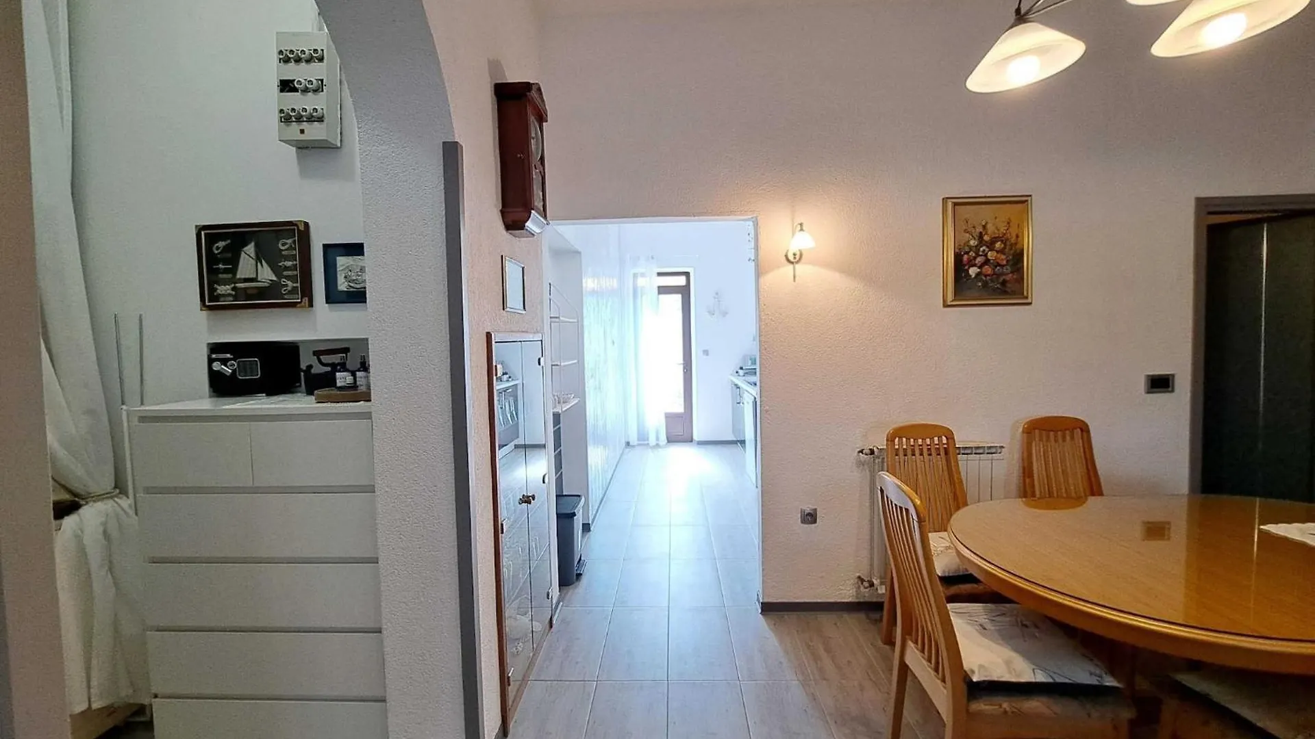 Spacious Urban Retreat Apartment With Terrace - Two Bedroom Apartment With Terrace Dajla Κροατία